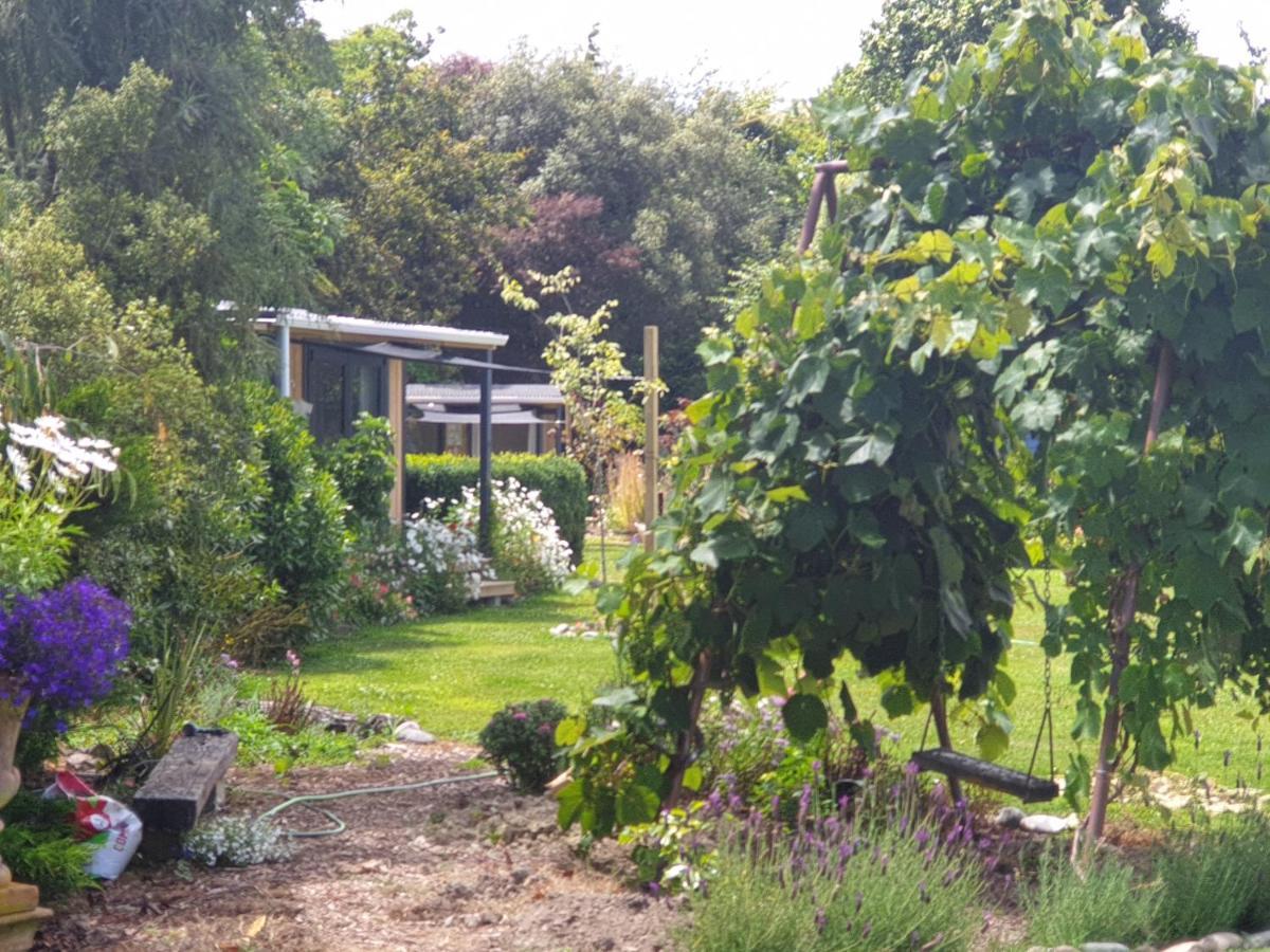 Cabins On Tudor Bed & Breakfast Motueka Εξωτερικό φωτογραφία